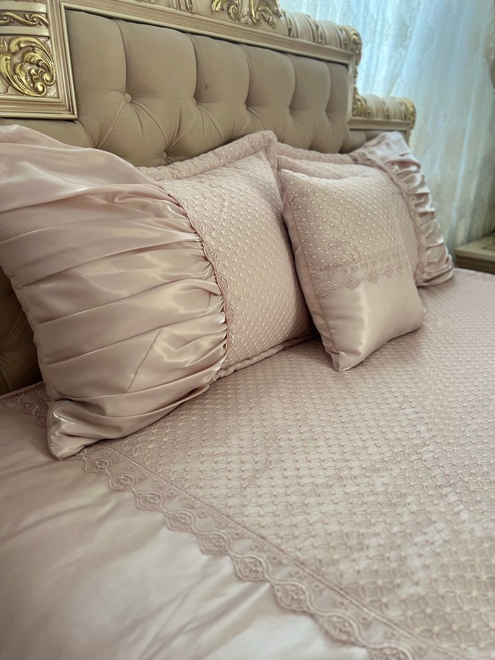 Pudra Pembe Nakışlı saten Yatak Örtüsü - Görsel 2