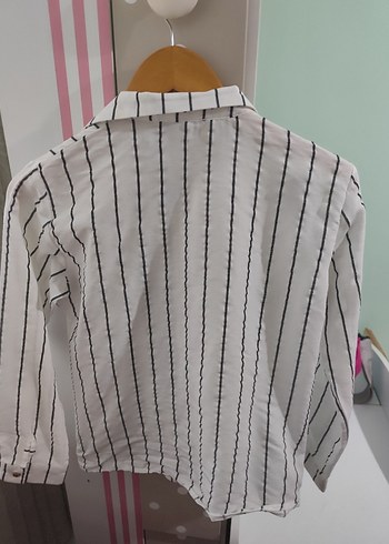 Düğmeli Beyaz Çizgili Gömlek - Görsel 4