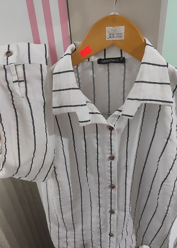 Düğmeli Beyaz Çizgili Gömlek - Görsel 2