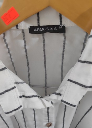 Düğmeli Beyaz Çizgili Gömlek - Görsel 3