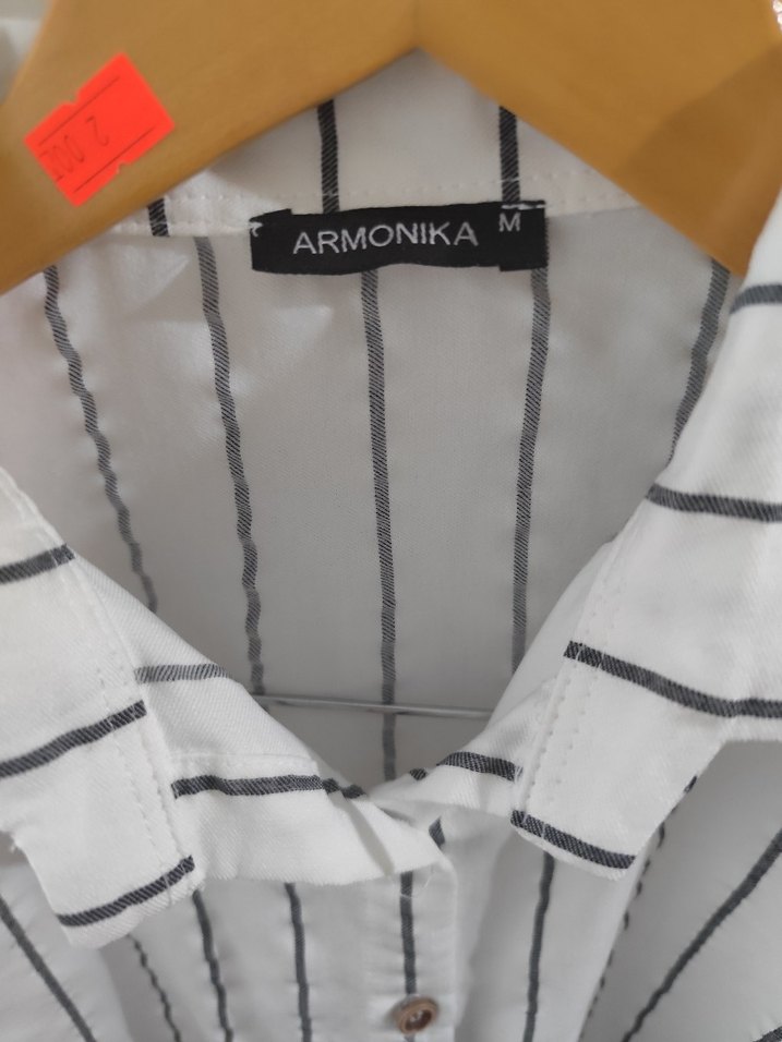 Düğmeli Beyaz Çizgili Gömlek - Görsel 3