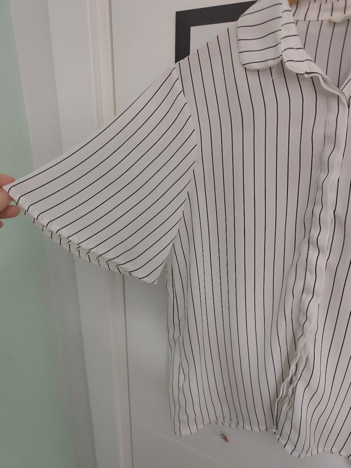 Çizgili Beyaz Kadın Gömlek - Görsel 3