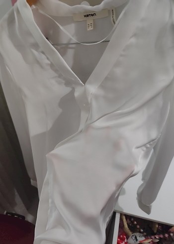 Beyaz V Yaka Uzun Kollu Gömlek - Görsel 4