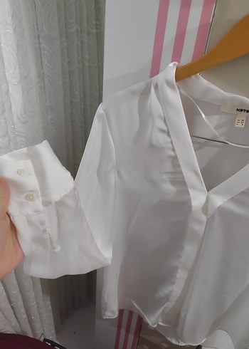 Beyaz V Yaka Uzun Kollu Gömlek - Görsel 2