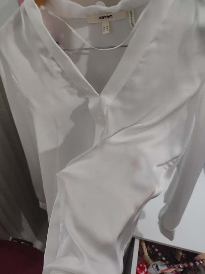 Beyaz V Yaka Uzun Kollu Gömlek - Görsel 4