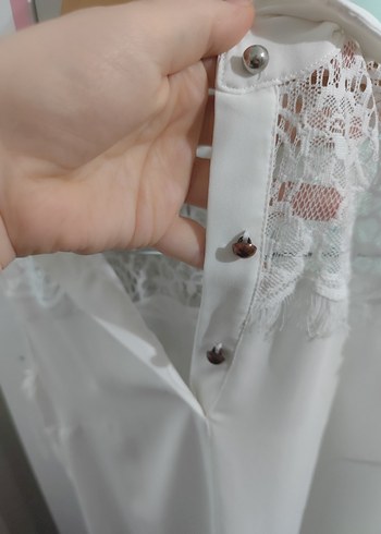 Dantel Detaylı Beyaz Kolsuz Bluz - Görsel 5