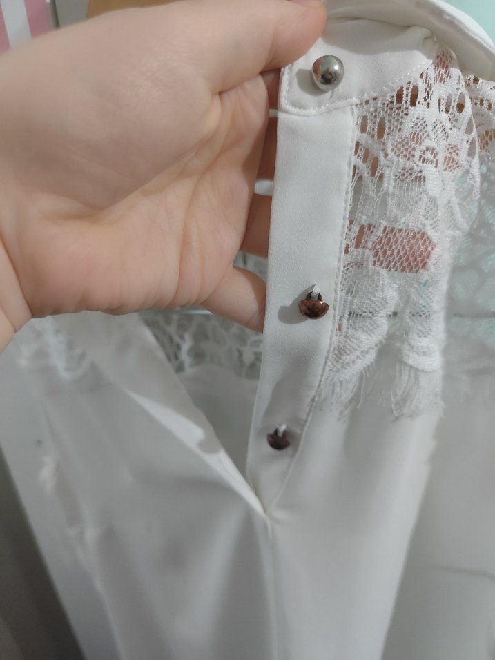 Dantel Detaylı Beyaz Kolsuz Bluz - Görsel 5