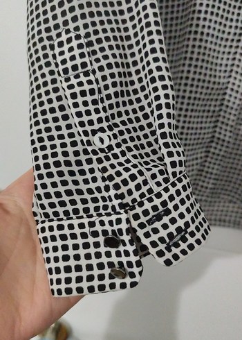 Gri Siyah Düğmeli Kadın Uzun Kollu Gömlek - Görsel 4