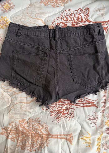 Düğmeli Gri Kısa Bol Kesim Denim Şort - Görsel 2