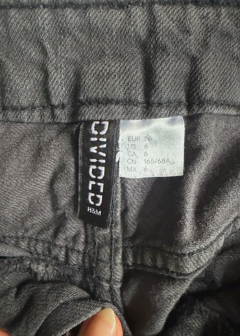 Düğmeli Gri Kısa Bol Kesim Denim Şort - Görsel 3