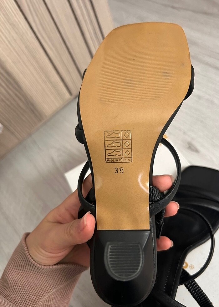 Siyah topuklu - Görsel 4