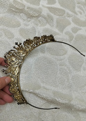 Beden Beyaz Parlak Taşlı Gelin Tacı