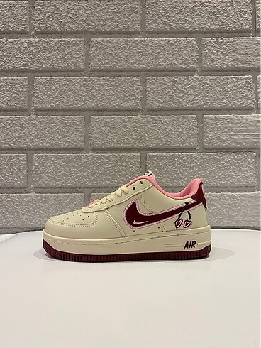 NİKE AİR FORCE 1 CHERRY