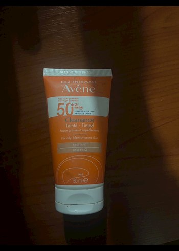 Avene Cleanance Tinted SPF 50+ Güneş Kremi 50 ml