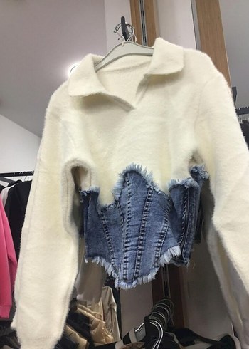 Kürk Detaylı Beyaz Denim Kadın Kazak