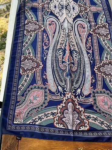 Diğer Mavi retro desen soft şalımız