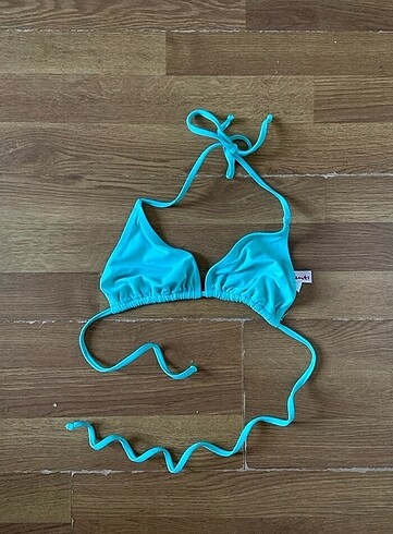 Penti bikini üstü