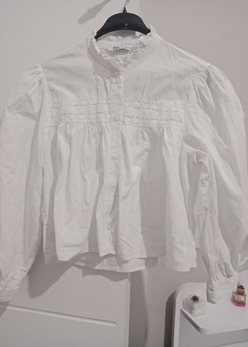 Zara Kadın Beyaz Keten Nakışlı Düğmeli Gömlek