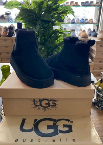 UGG Siyah Platform Topuklu Kadın Bot