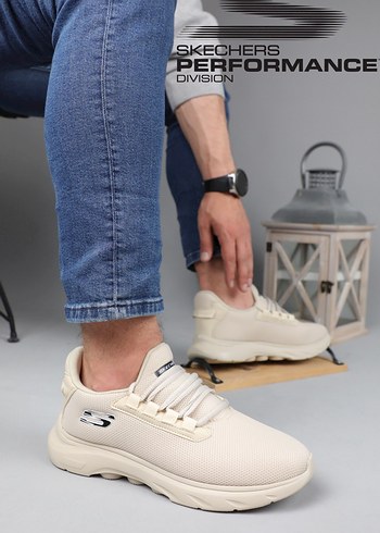 Skechers Gün Boyu Konfor: Hafif ve Şık Spor Ayakkabı