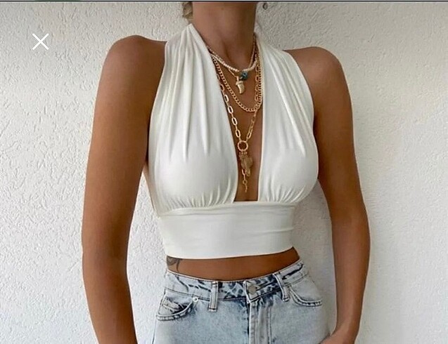 SIRT DEKOLTELİ SANDY CROP BLUZ