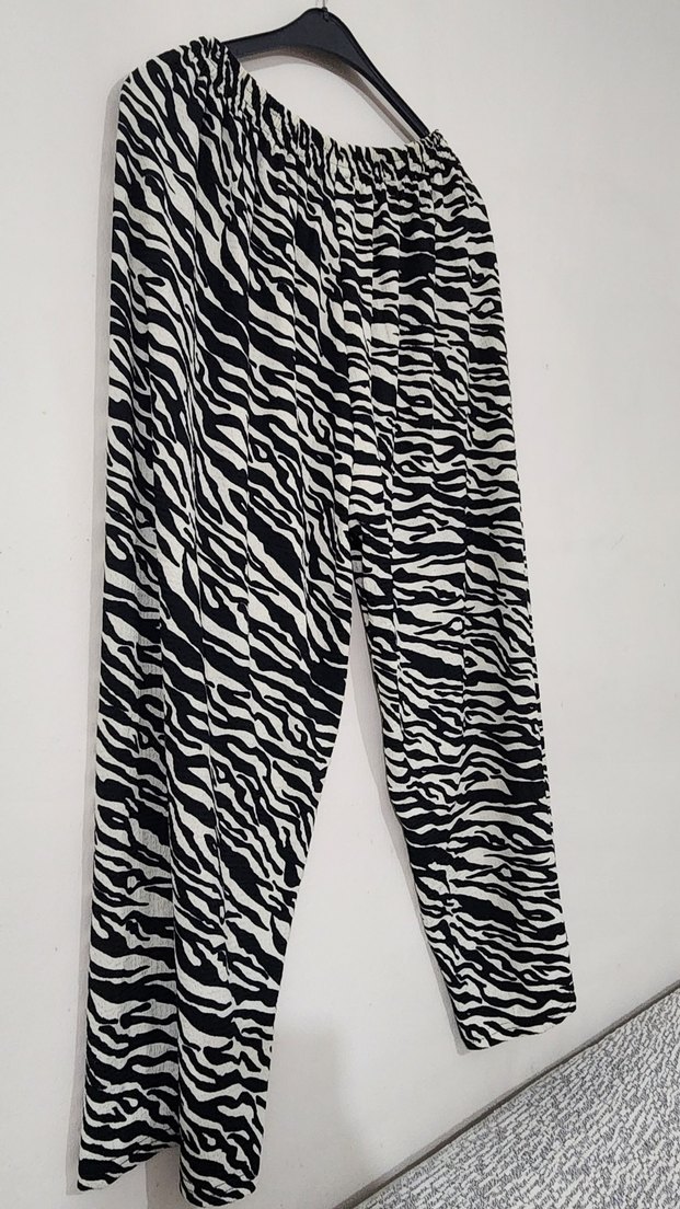 Kadın Zebra Desenli Pliseli Rahat Pantolon - Görsel 2
