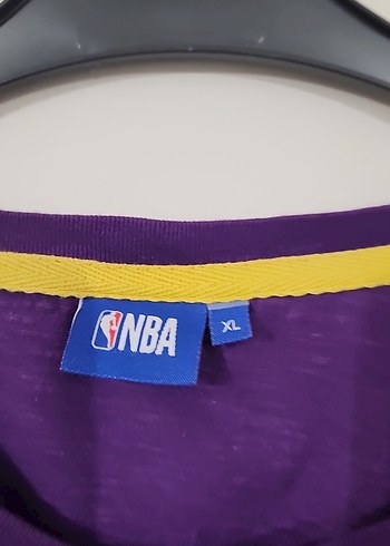 Mor Los Angeles Lakers Baskılı Erkek Tişört - Görsel 5