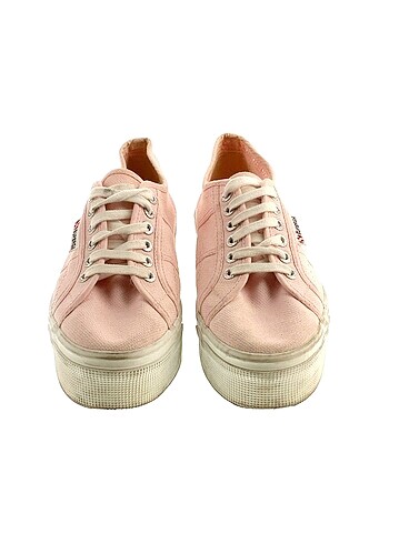 40 Beden Superga Spor Ayakkabı %70 İndirimli.