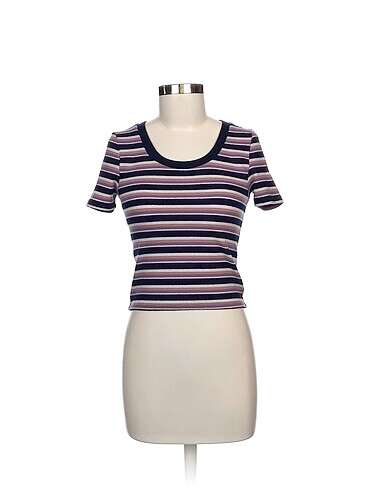 H&M T-shirt %70 İndirimli.