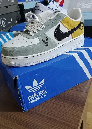 Adidas 40