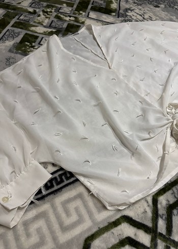 Nakışlı Beyaz Keten V Yaka Kadın Bluz - Görsel 2