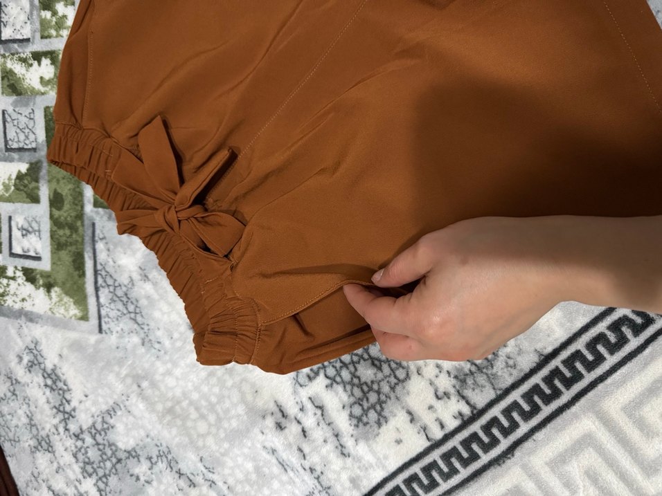 Kahverengi Kemerli Mini Kadın Kumaş Şort - Görsel 2