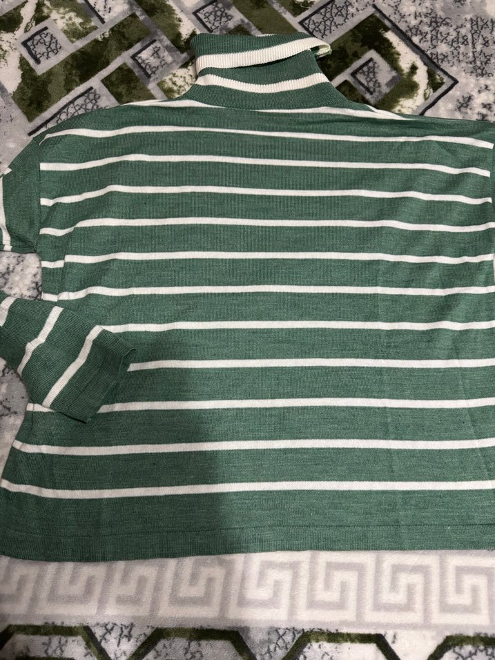 Yeşil Çizgili Boğazlı Kadın Triko Kazak - Görsel 2