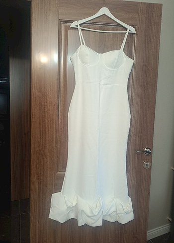 Beyaz askılı Midi Balık Elbise - Görsel 2