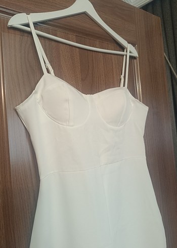 Beyaz askılı Midi Balık Elbise - Görsel 3