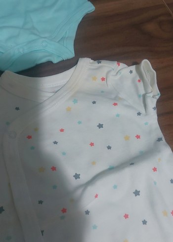 Mavi ve Desenli Kısa Kollu Bebek Body - Görsel 2