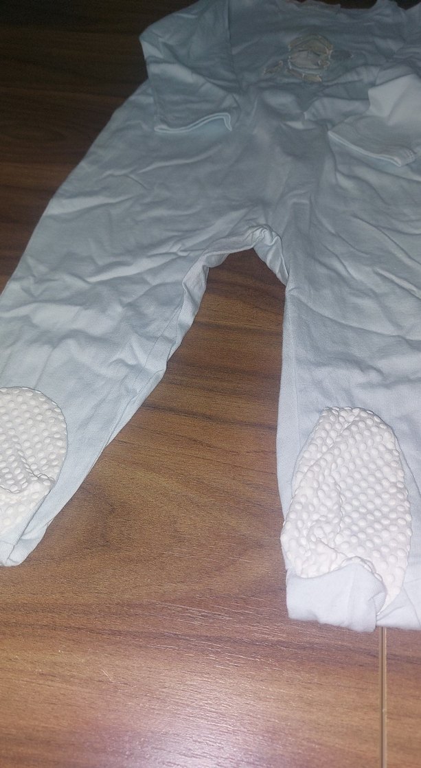 Bebek Erkek Beyaz Uzun Kollu Hastane Tulumu - Görsel 3