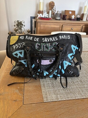 BALENCIAGA ORTA BOY ÇANTA