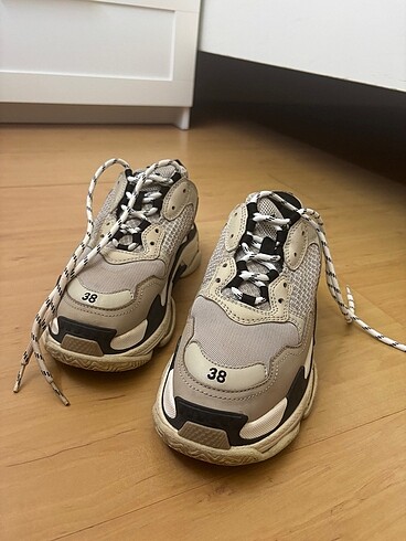 38 Beden BALENCIAGA 3S