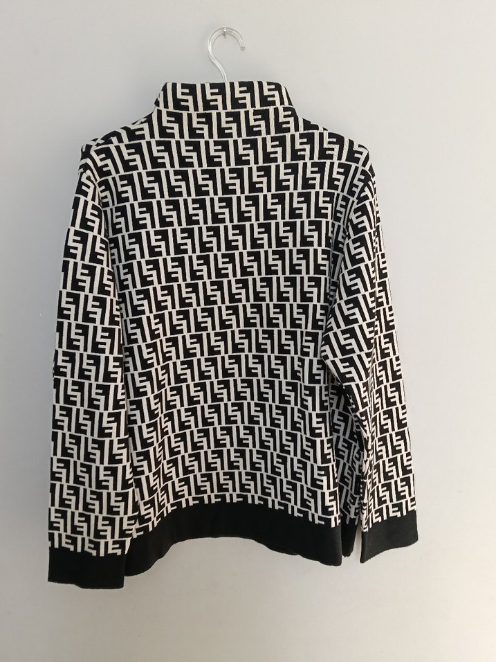 Yüksek Yakalı Siyah Desenli Kadın kazak - Görsel 2