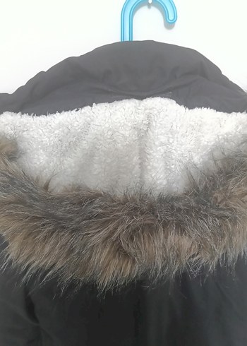 Erkek Çocuk Gri Kürklü Kapüşonlu Mont - Görsel 3