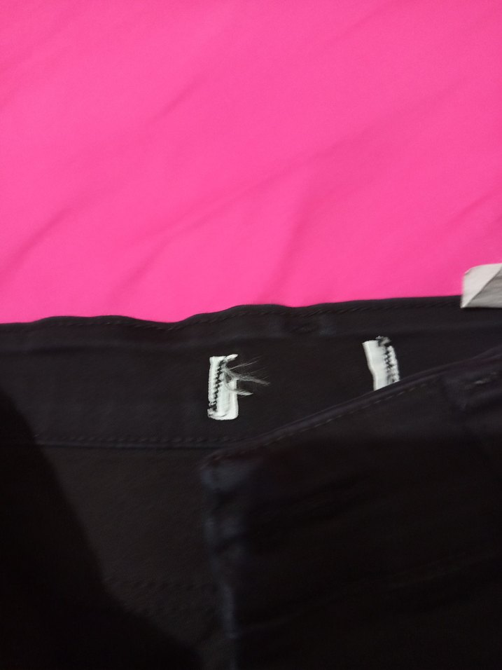 Kadın Siyah Kemerli Dar Kesim Denim Pantolon - Görsel 4