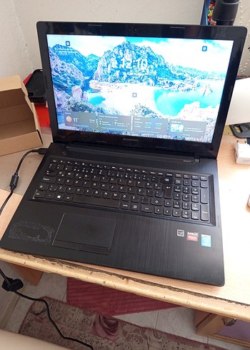 Gri Renkli Laptop - Görsel 3