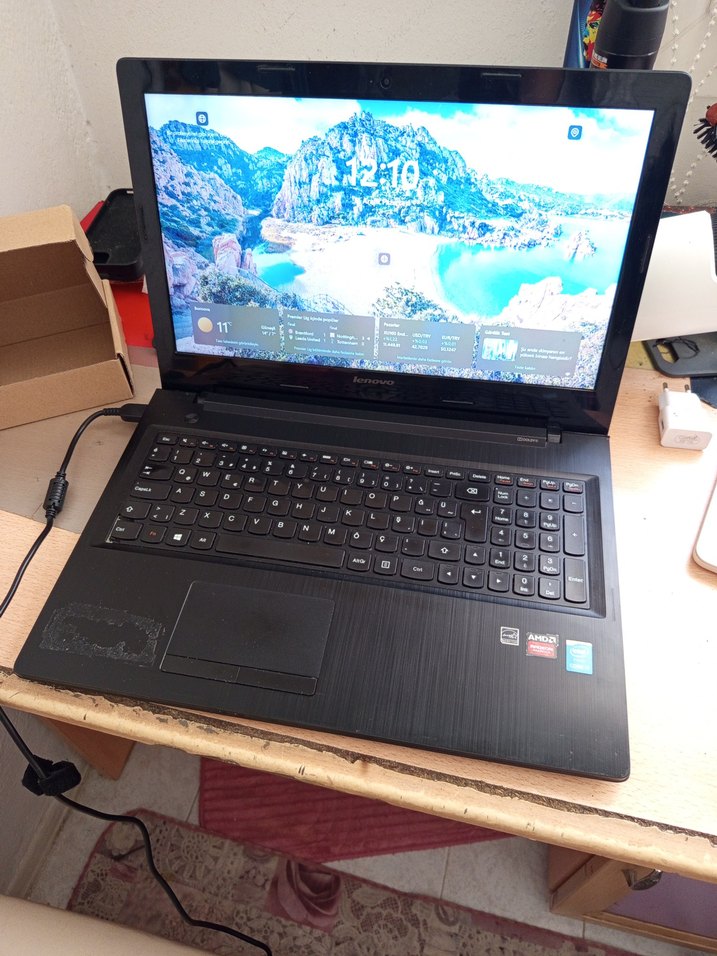 Gri Renkli Laptop - Görsel 3