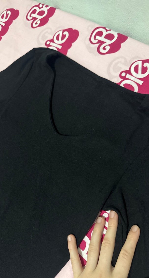 Uzun Kollu Siyah V Yaka önü açık crop bluz - Görsel 2