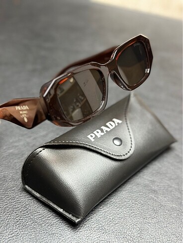 PRADA GÖZLÜK