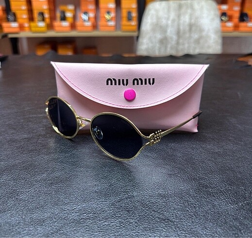 MİU MIU GÖZLÜK