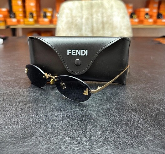 FENDİ GÖZLÜK