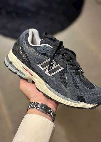 Gri New Balance Spor Ayakkabı