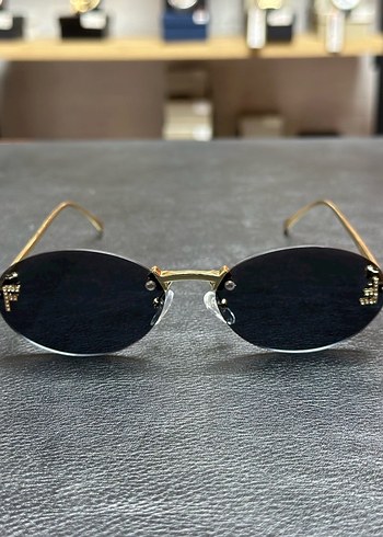 FENDİ TAŞLI SİYAH CAM